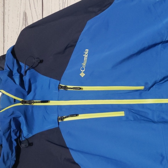 Columbia Omni Tech Jacket - Picture 3 of 10